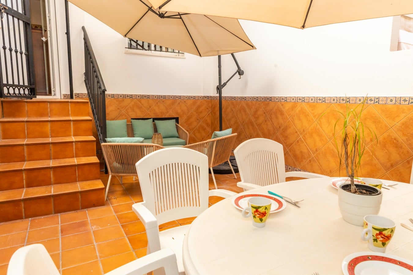 Casa El Lance: Patio junto al Paseo Marítimo — foto 5