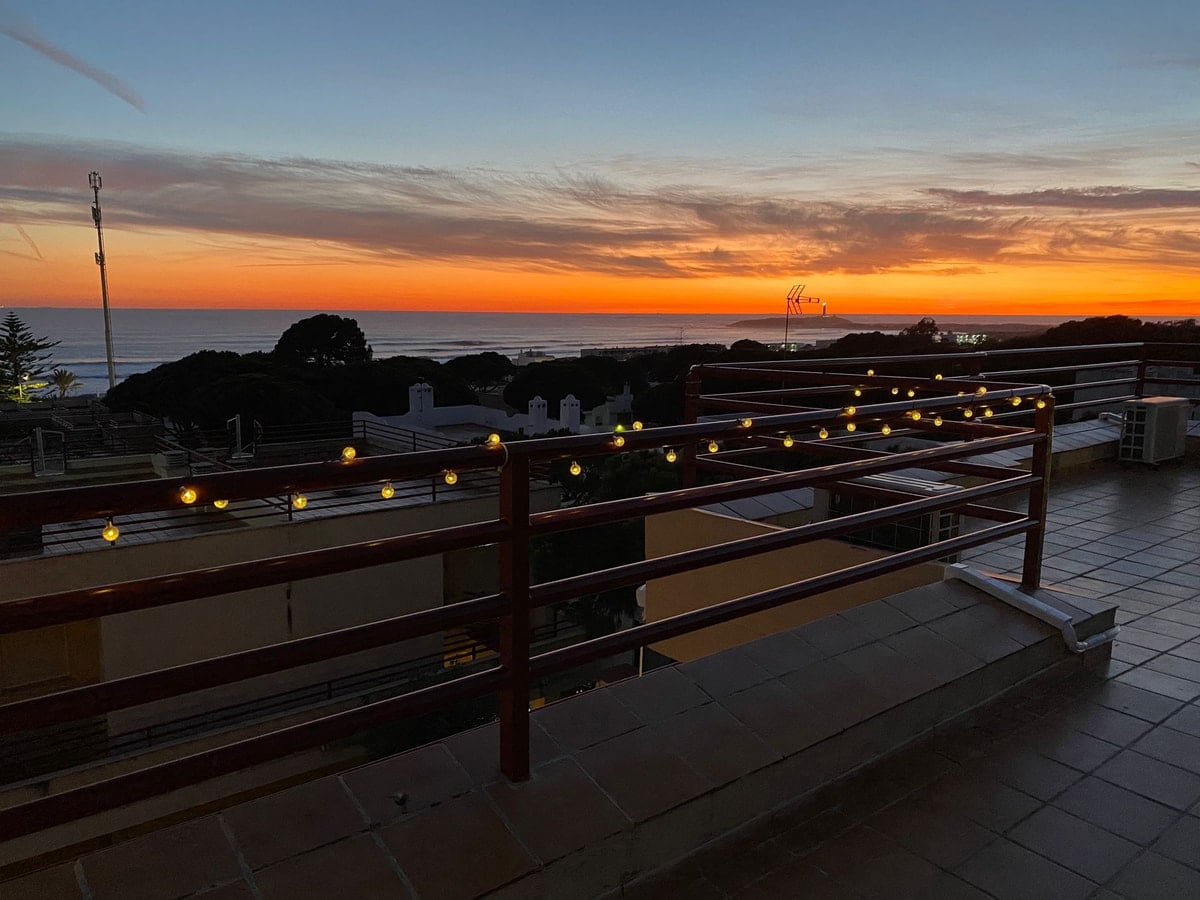 Frente al mar en Los Caños: Terraza y piscina — foto 23