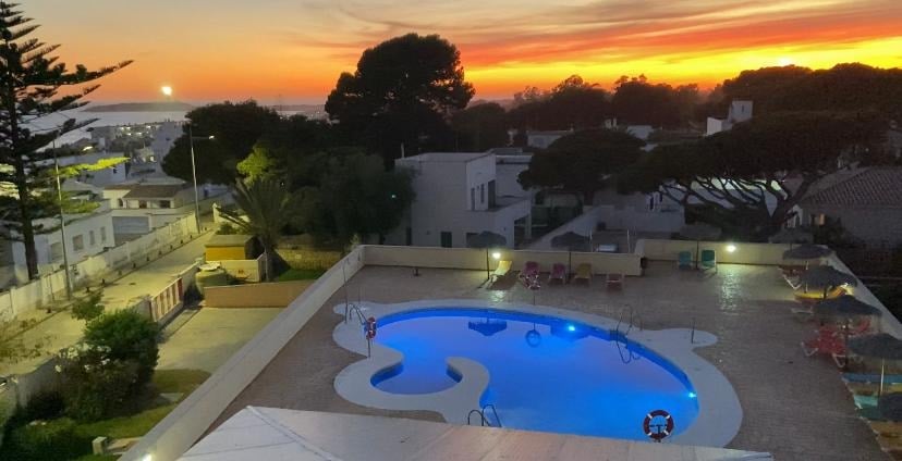 A pie de playa: piscina, sol y calma — foto 14